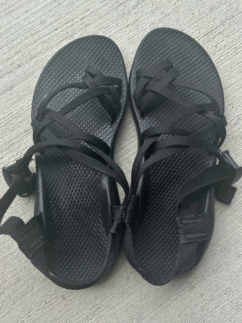 Black Chaco ZX/2 Dual Adjustable Straps Classic Sandal (Nearly New!) 🖤
